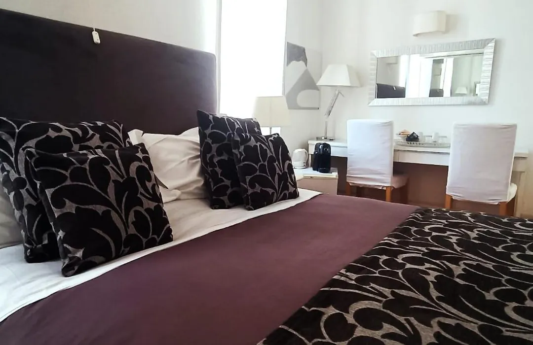 Relais Piazza Dei Martiri-1